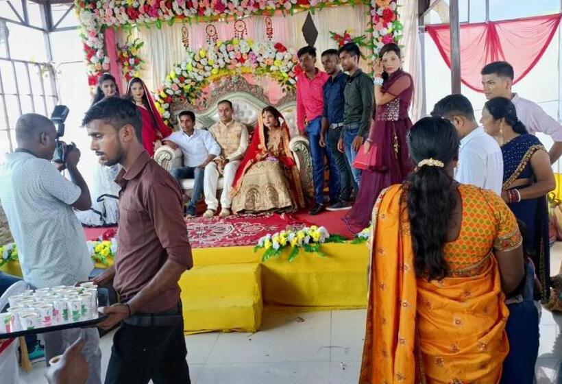 בית מלון כפרי Anand Lok