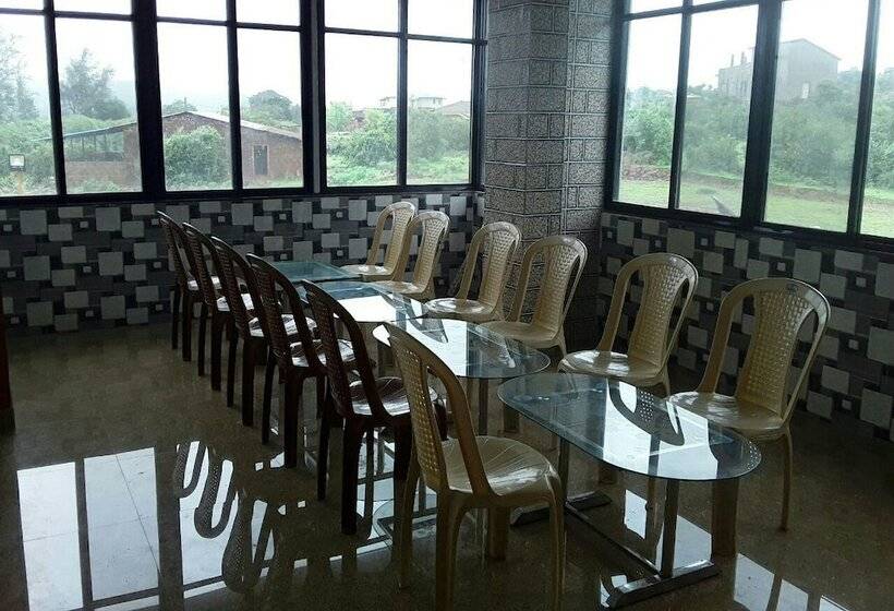 فندق Atharv Resort