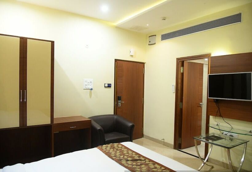 ホテル Avalon Inn