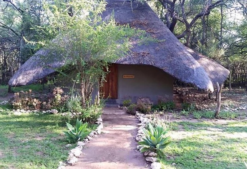 Отель Chinaka Game Lodge