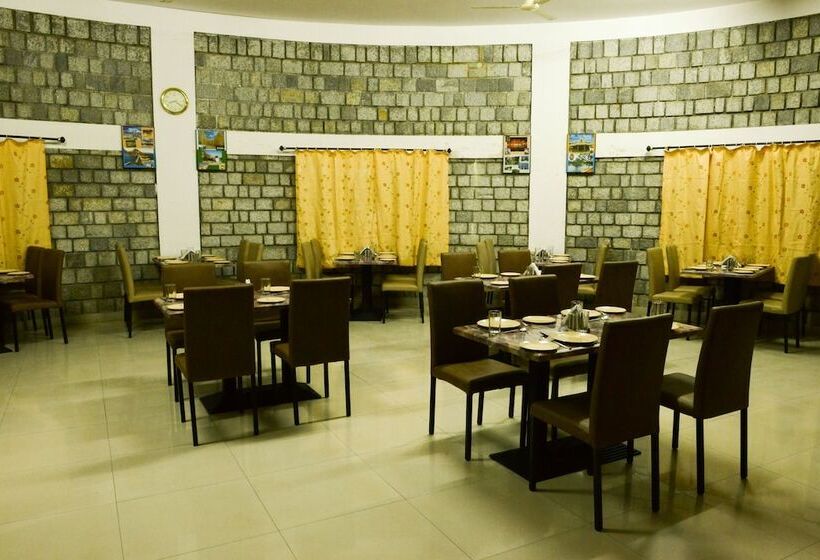 בית מלון כפרי Kstdc Mayura Durg Chitradurga