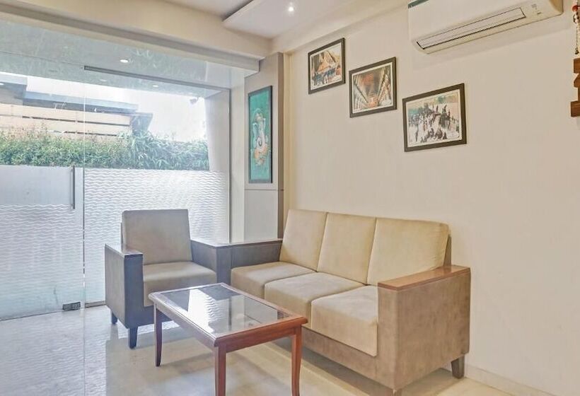 בית מלון כפרי Maval Grand