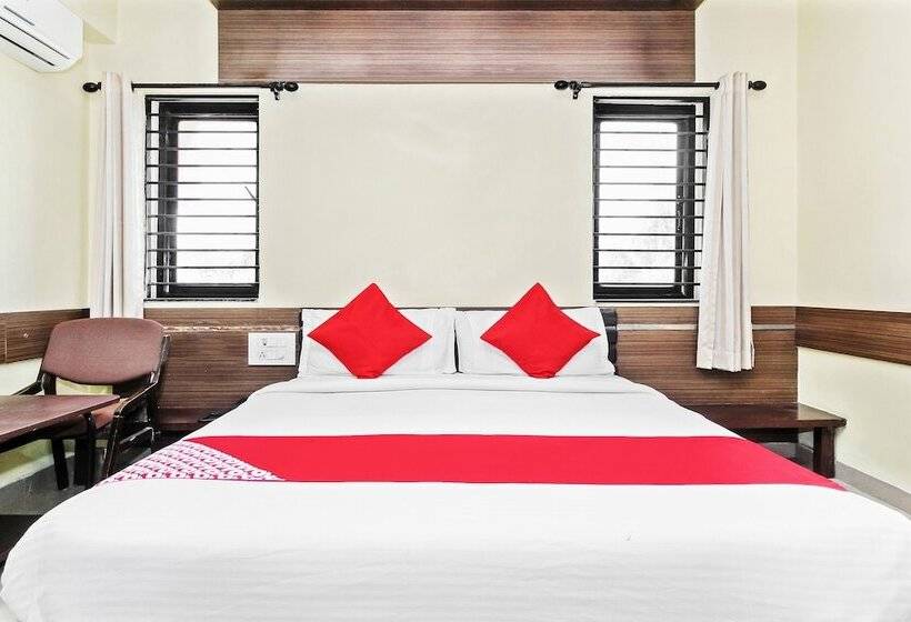 酒店 Megharaj By Oyo Rooms