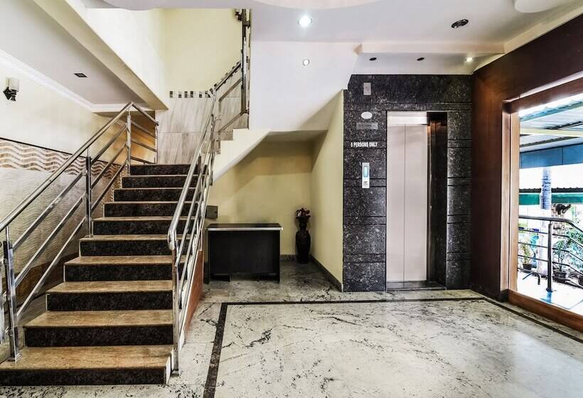 בית מלון כפרי Mmr Tower By Oyo Rooms