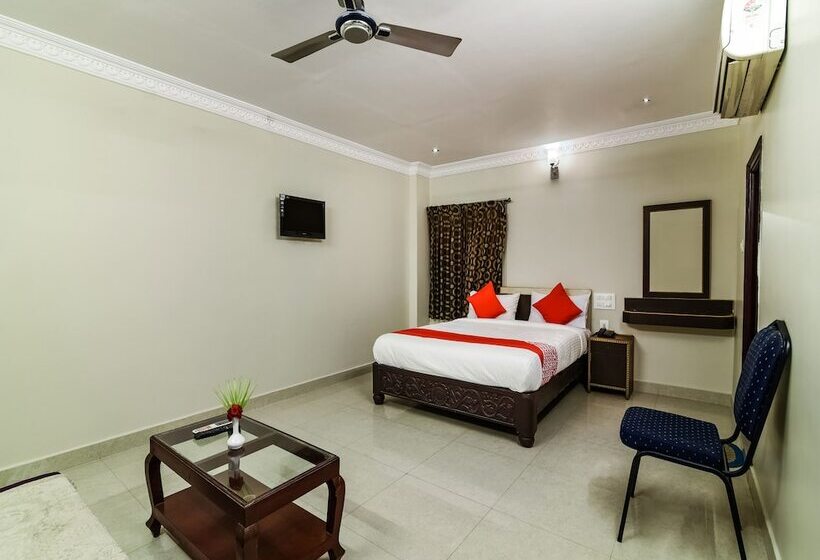 בית מלון כפרי Mmr Tower By Oyo Rooms