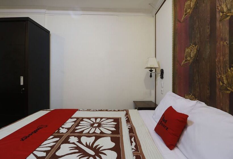 هتل Urbanview De Dharmawangsa Suite