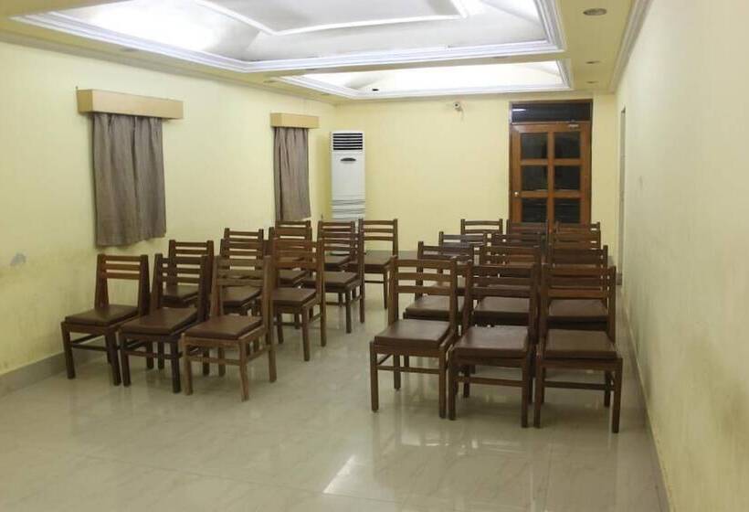 Отель The Rajgir Residency