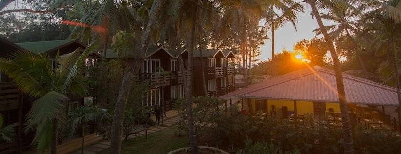 فندق Vinnca Woodvillas Beachfront Resort