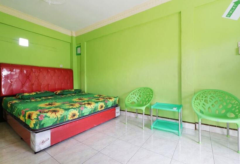 فندق Waroeng Transit & Depary Homestay