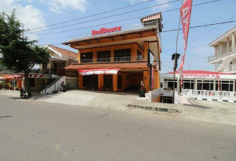 ペンション Reddoorz Near Sarangan Lake