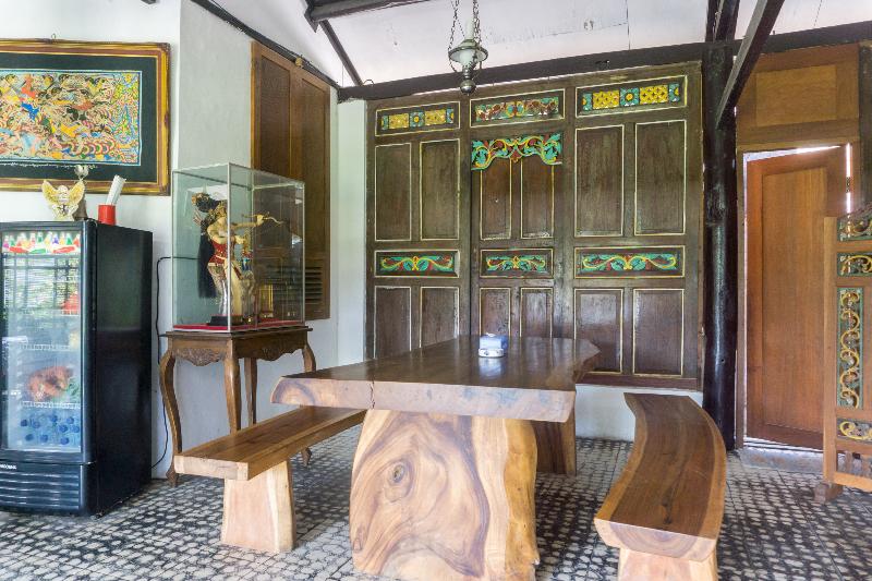 Srikandi Hotel By Oyo Rooms