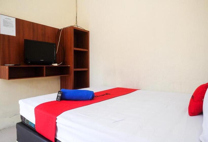 فندق صغير Reddoorz At Putri Syariah Brebes