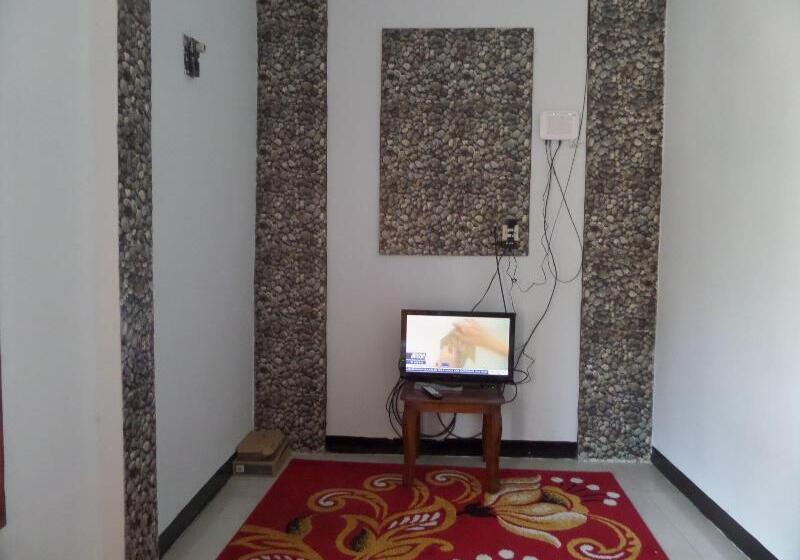 مبيت وإفطار Agung Safira Homestay