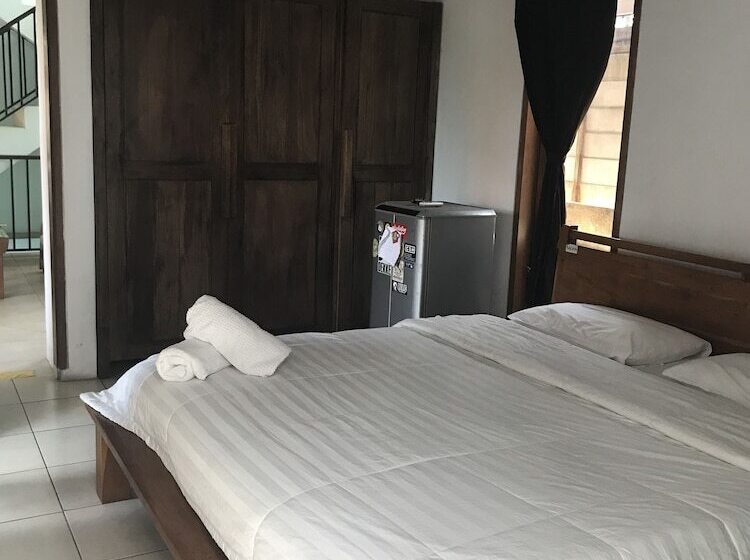 Canggu Surf Hostel