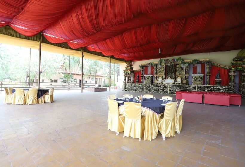 ホテル Blue Lotus Club And Resorts By Oyo Rooms