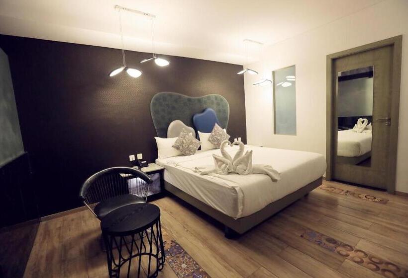 Humming Bird Hotel & Banquet