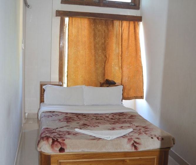 Hotel Kaziranga Continental