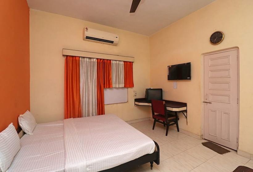 ホテル Spot On 37028  Sheela