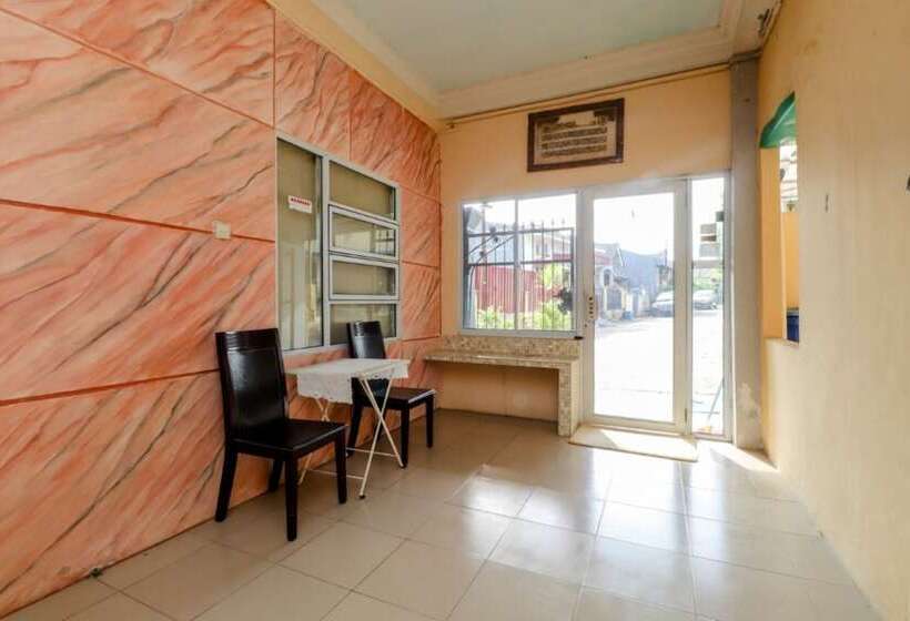 هتل Tachi Stay Guesthouse Syariah