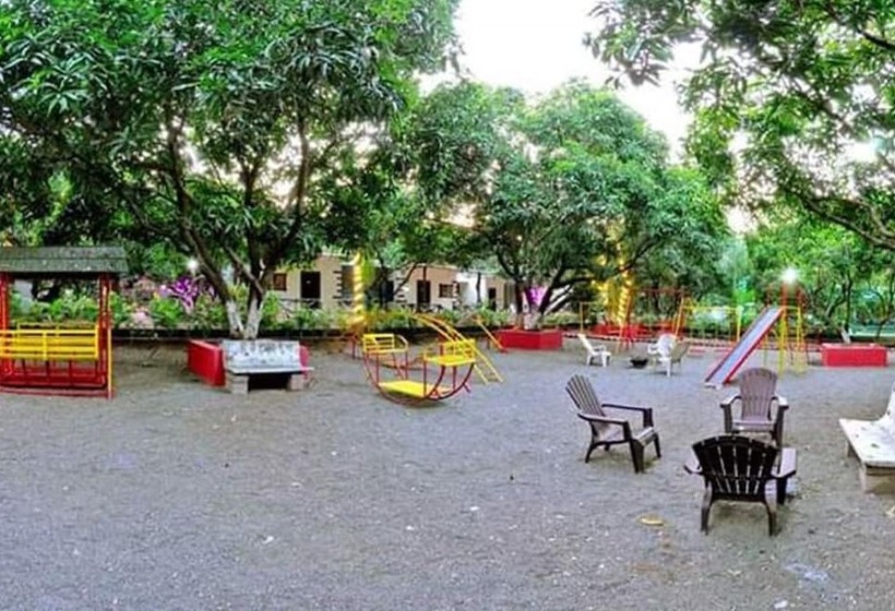 酒店 Van Vihar Farm & Resort