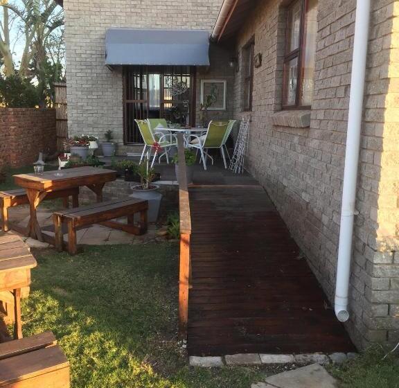 مبيت وإفطار 57 On Wellington Accommodation