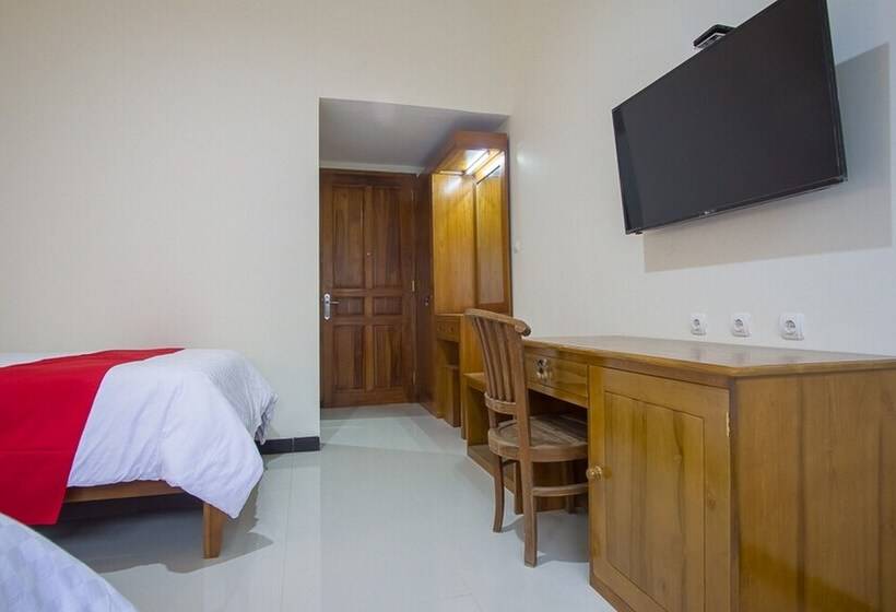 בית מלון כפרי Reddoorz Plus @ Pancer Door Beach