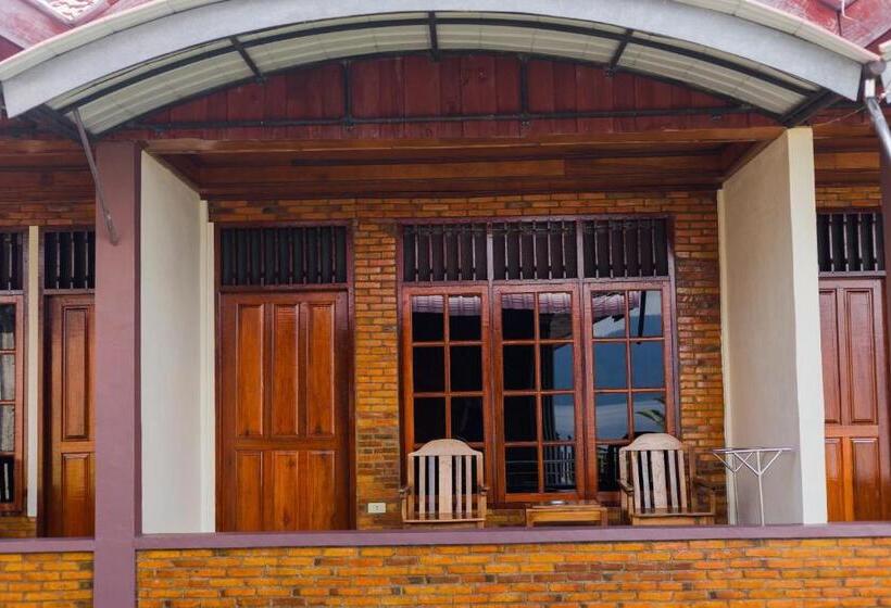 پانسیون Gokhon Guest House