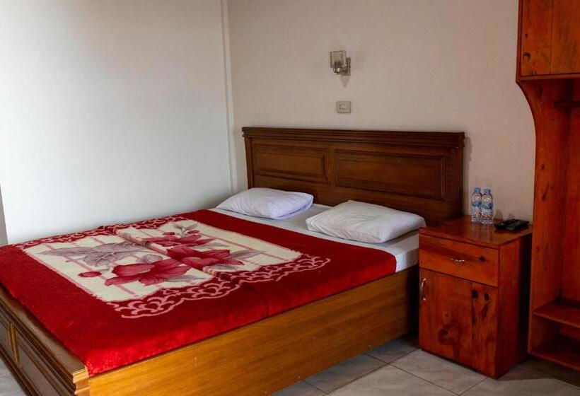 پانسیون Gokhon Guest House