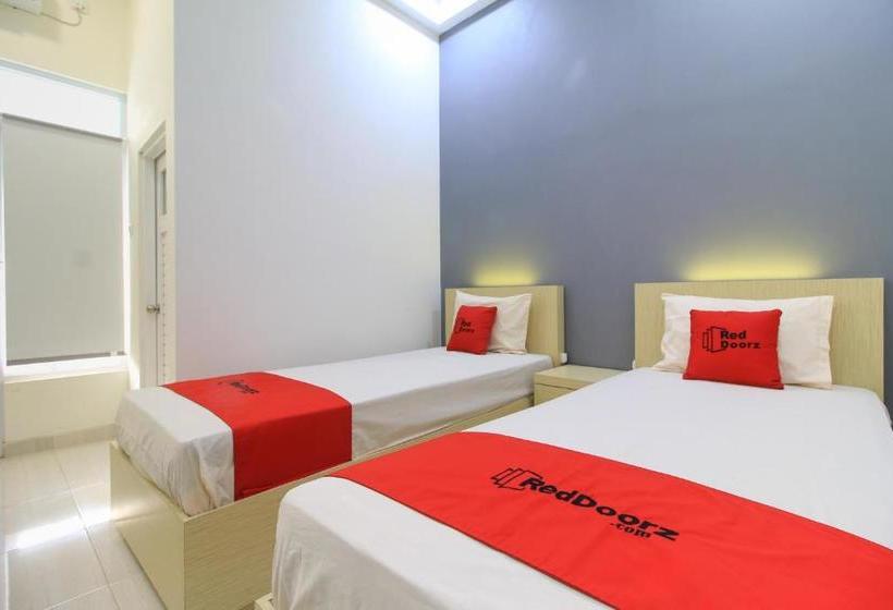 بنسيون Reddoorz At Hotel Putra Perdana Klaten