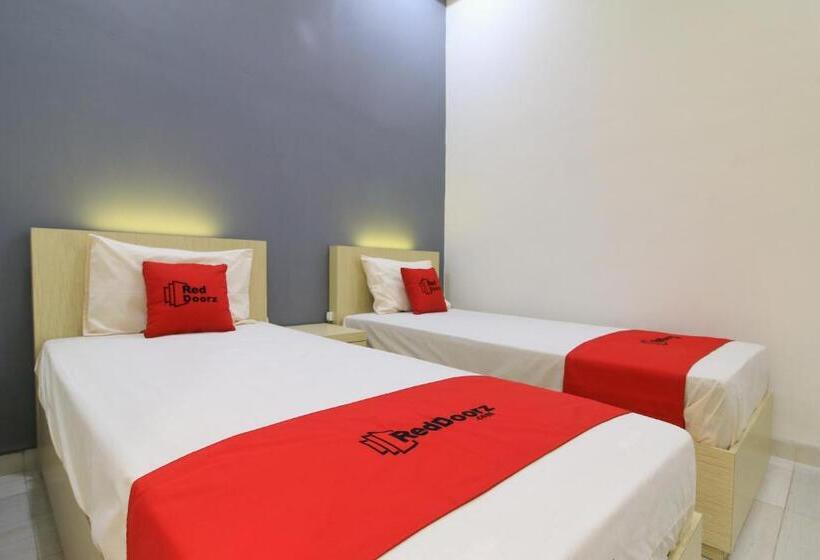 بنسيون Reddoorz At Hotel Putra Perdana Klaten