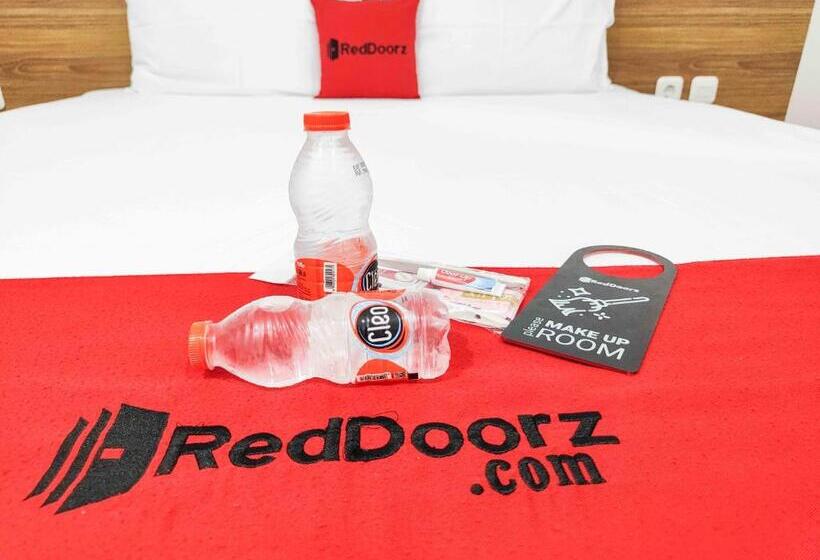 بنسيون Reddoorz Near Prambanan Temple