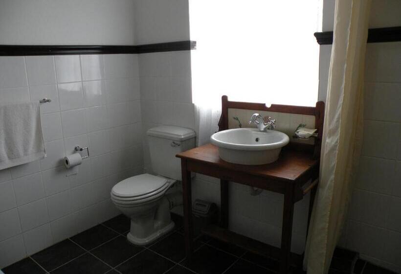 ペンション The Historic Pig And Whistle Inn