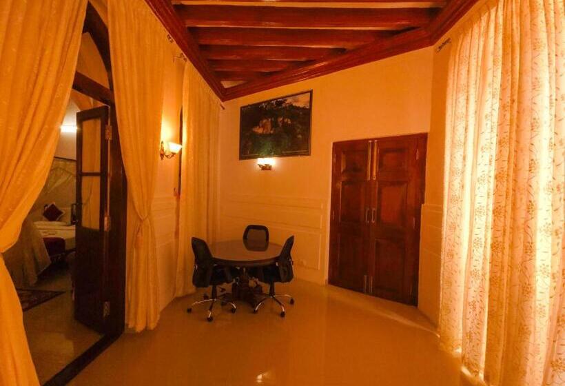 渡假胜地  Kstdc Hotel Mayura Pine Top Nandi Hills