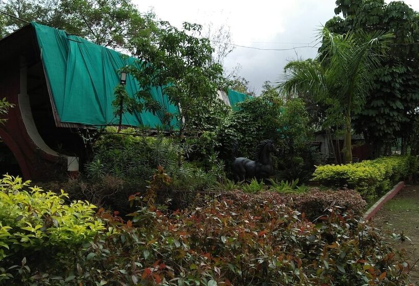 리조트 Sadabahar Moments   Hostel