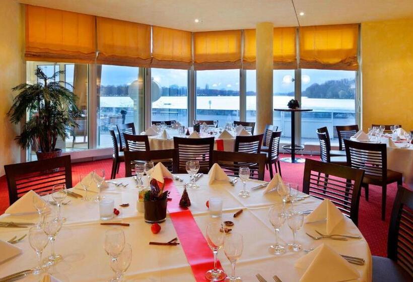 هتل Courtyard By Marriott Hannover Maschsee