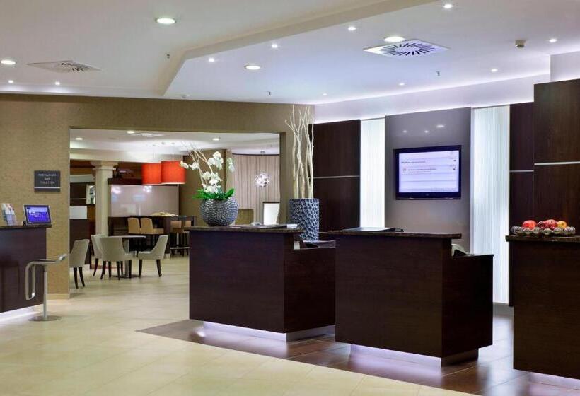 هتل Courtyard By Marriott Hannover Maschsee