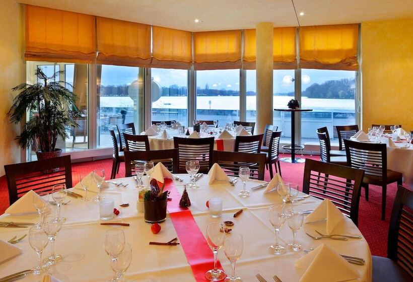 هتل Courtyard By Marriott Hannover Maschsee
