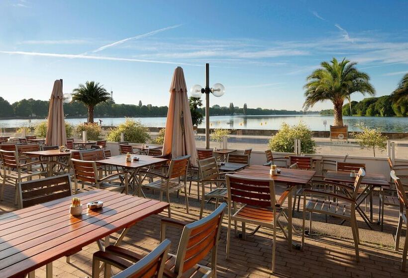 هتل Courtyard By Marriott Hannover Maschsee