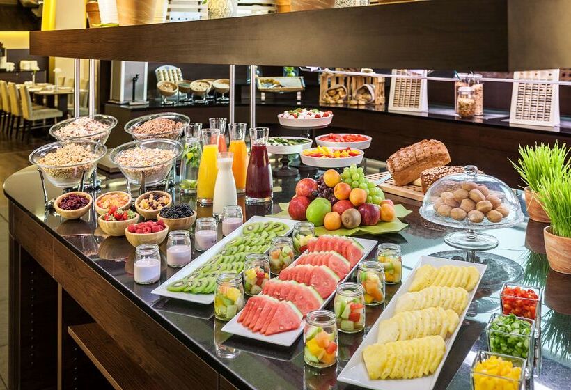 ホテル NH Collection Berlin Mitte Am Checkpoint Charlie