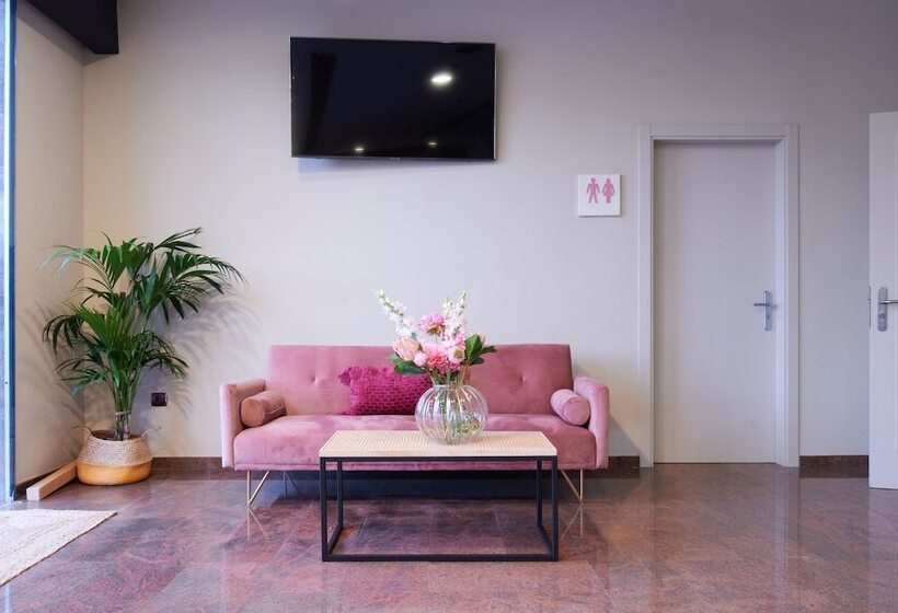 هتل Ramblas Vendrell