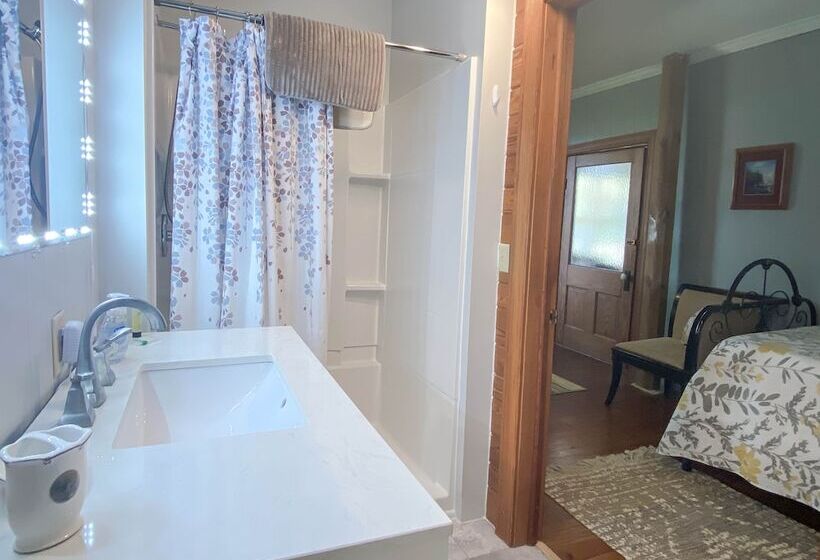 住宿加早餐  Vaiden Inn