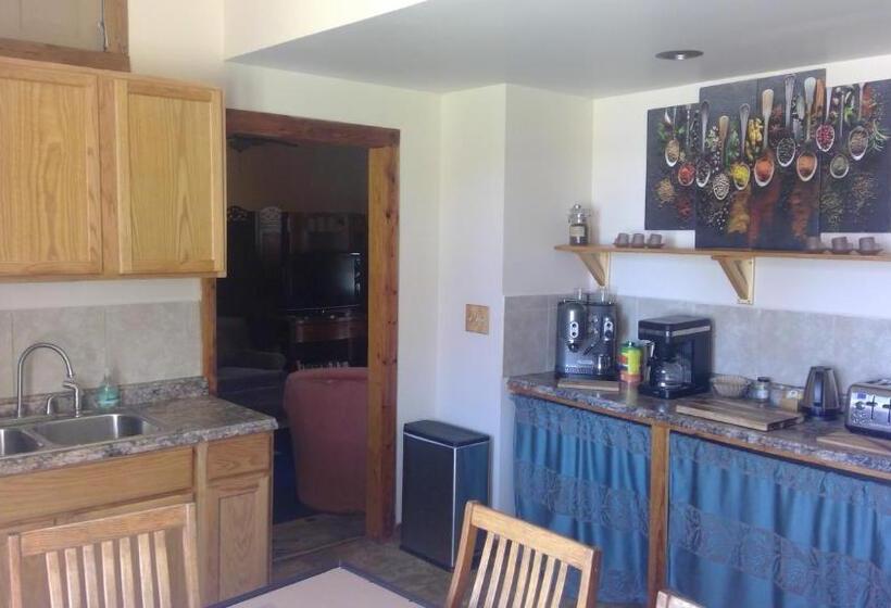 Bliss Point Farm And B&b, Llc