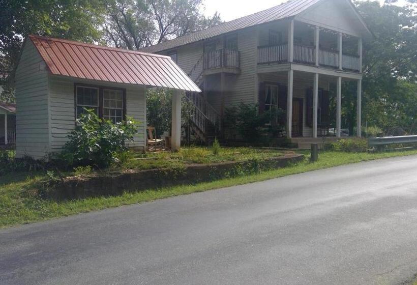 Bliss Point Farm And B&b, Llc