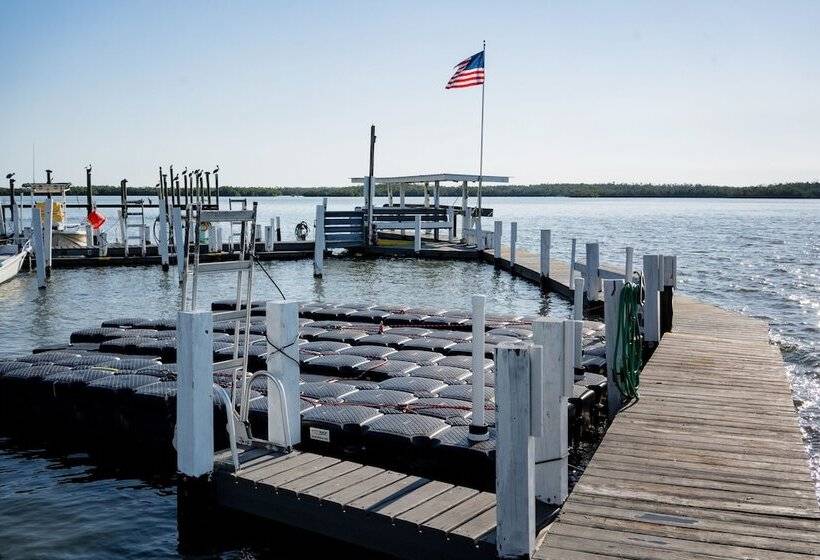 فندق Chokoloskee Island Park And Marina