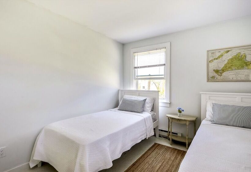 Oak Bluffs 3 Bed Cottage, Walk To Town