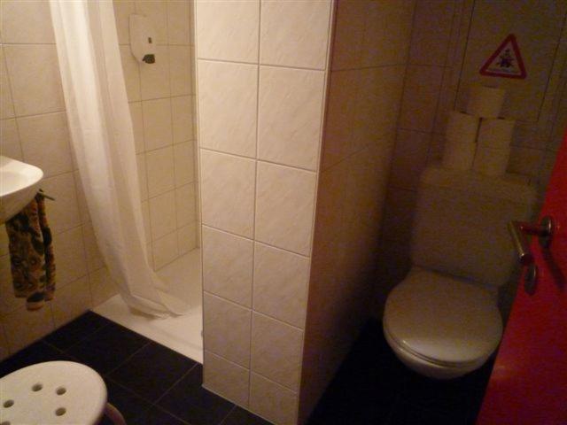 بنسيون Esthers Guesthouse