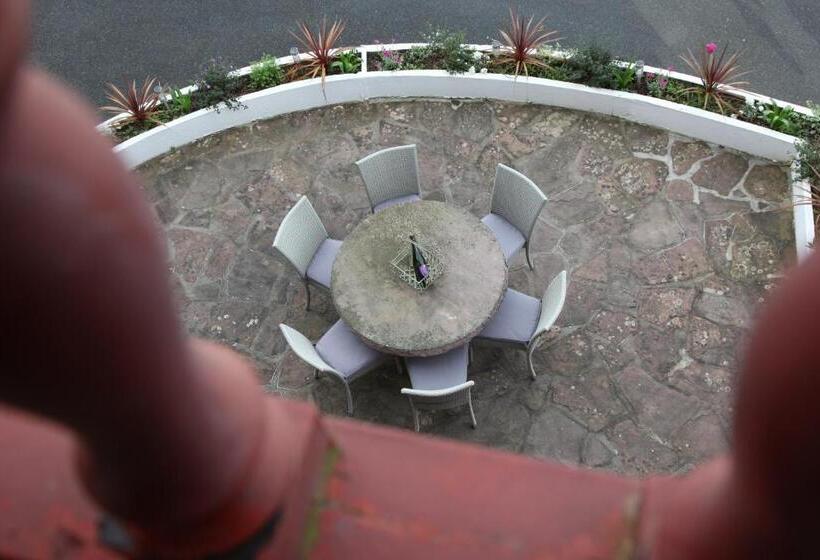 تختخواب و صبحانه Gure Lana