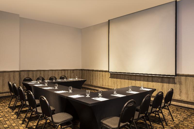 Отель Fiesta Inn Guadalajara Expo