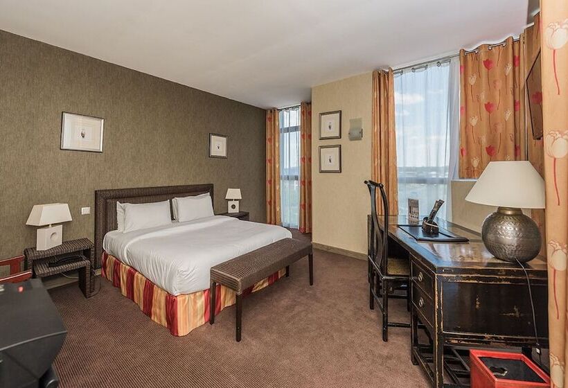 هتل Hostellerie Saint Vincent Beauvais Aeroport