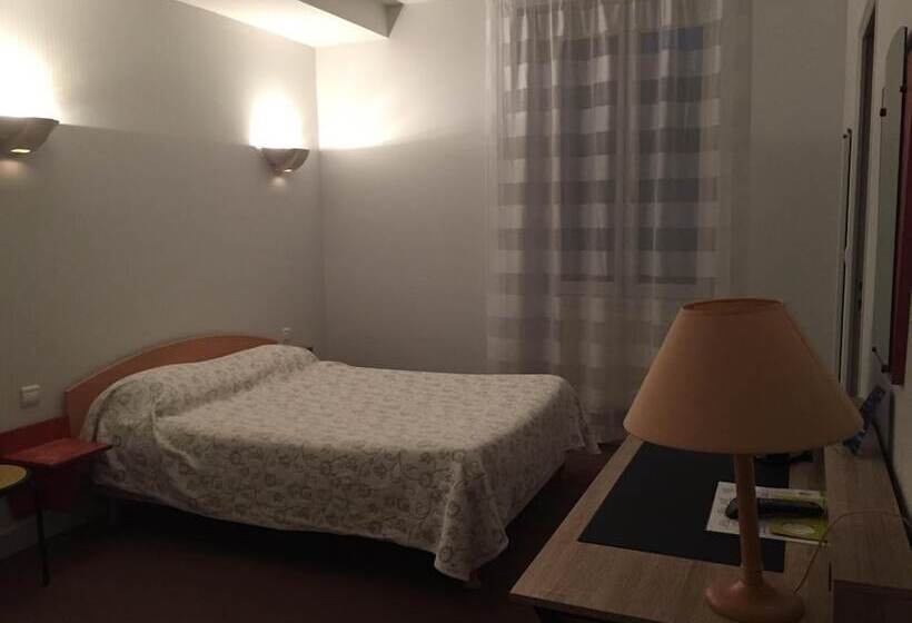 ホテル Hôtel Restaurant La Boule D'or